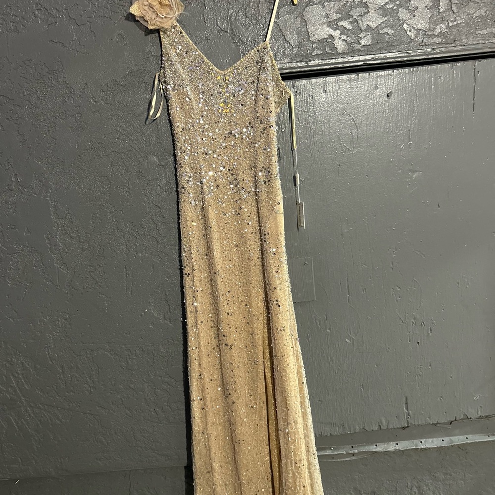 Elegant Gold Sequin Evening Gown